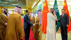 China’s President Visits Saudi Arabia Eyeing an Opportunity to Replace Uncle Sam